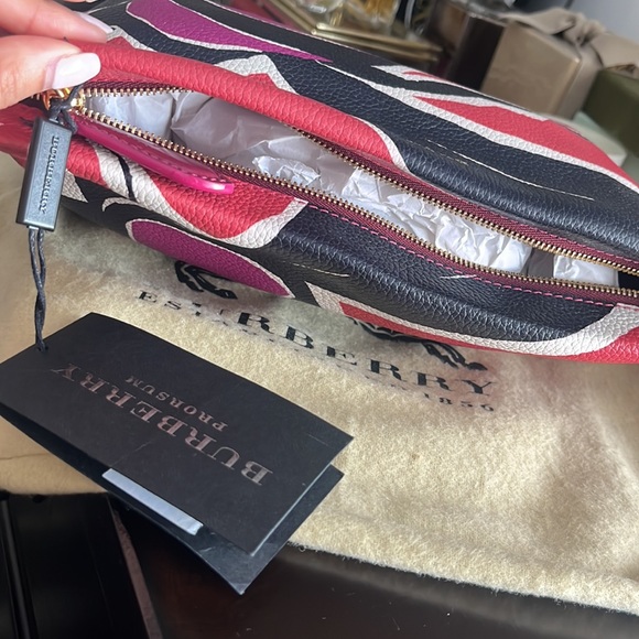 Burberry Prorsum Tulip Pink Bee Clutch - Picture 4 of 5